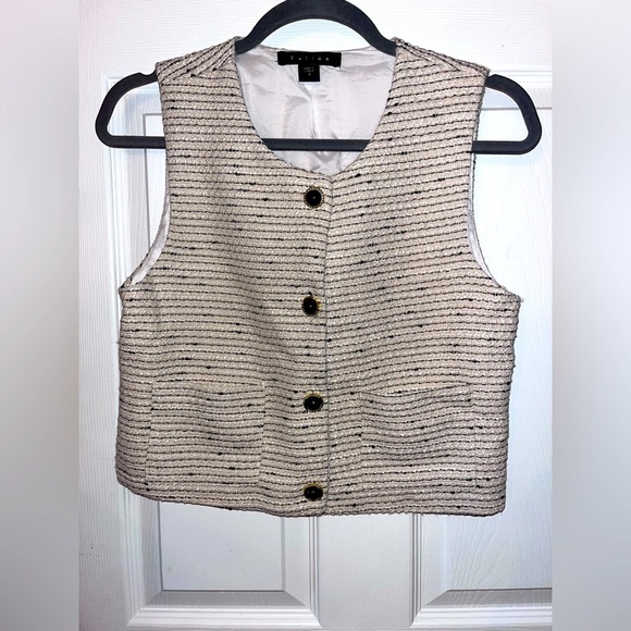 Tullie Textured Button-Down Vest in Cream and Black Small - Picture 1 of 3